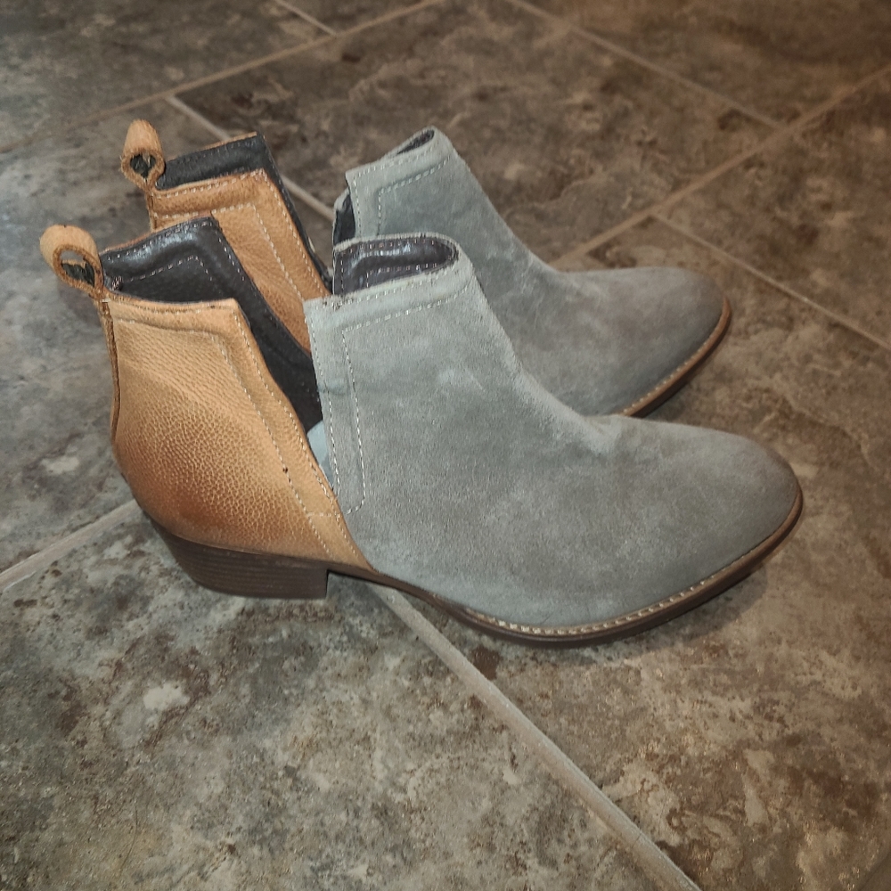 Womans booties